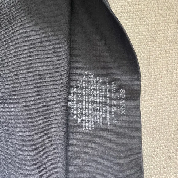 NWOT Spanx Look at me now seamless Camo Leggings - Picture 3 of 4